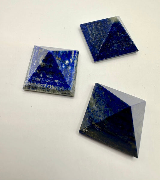 【スペイン発・全世界送料無料】ラピスラズリピラミッド１個