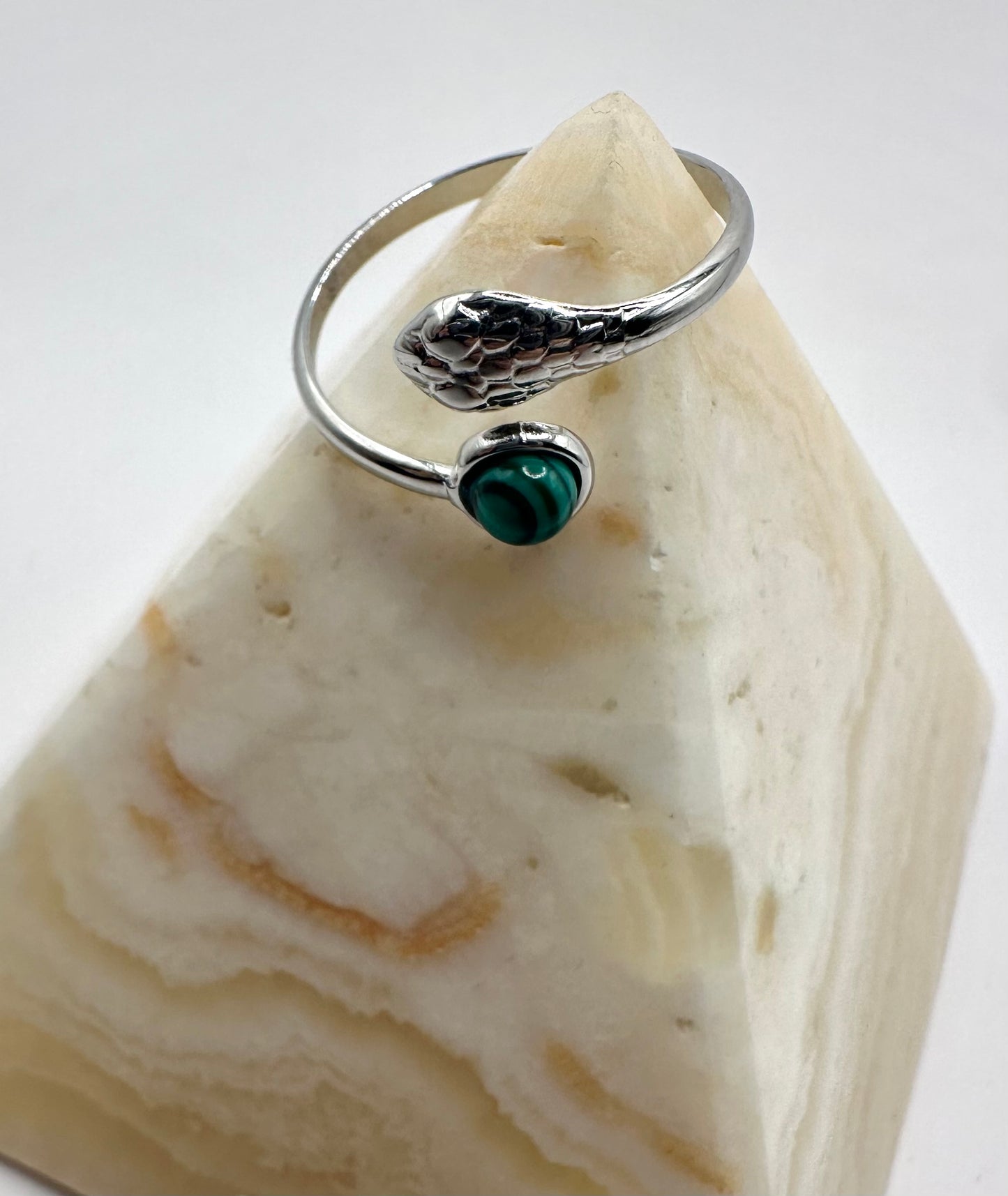 【スペイン発・全世界送料無料】リングへび調整可能リングUSサイズ６＋調整可能